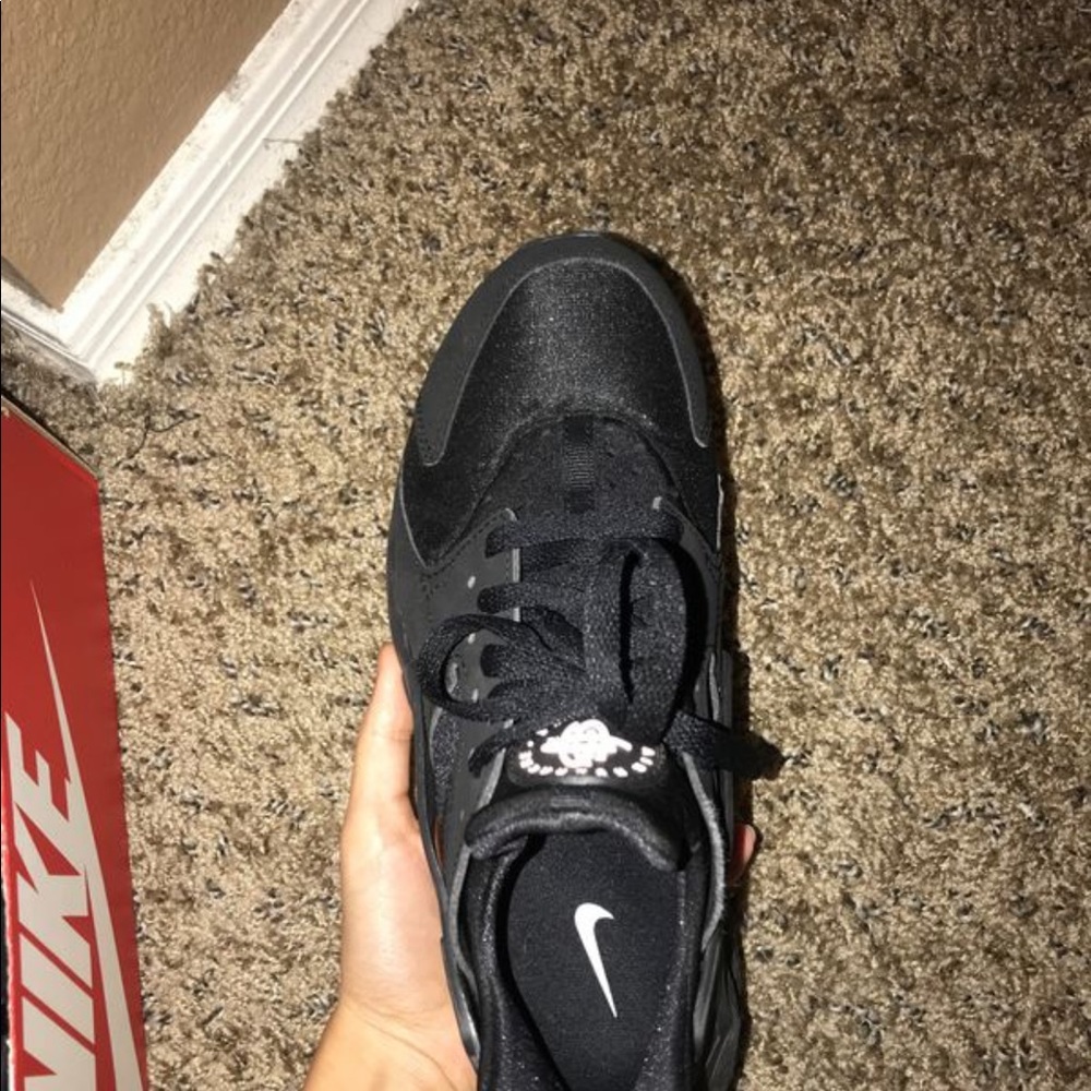 women’s nike huaraches